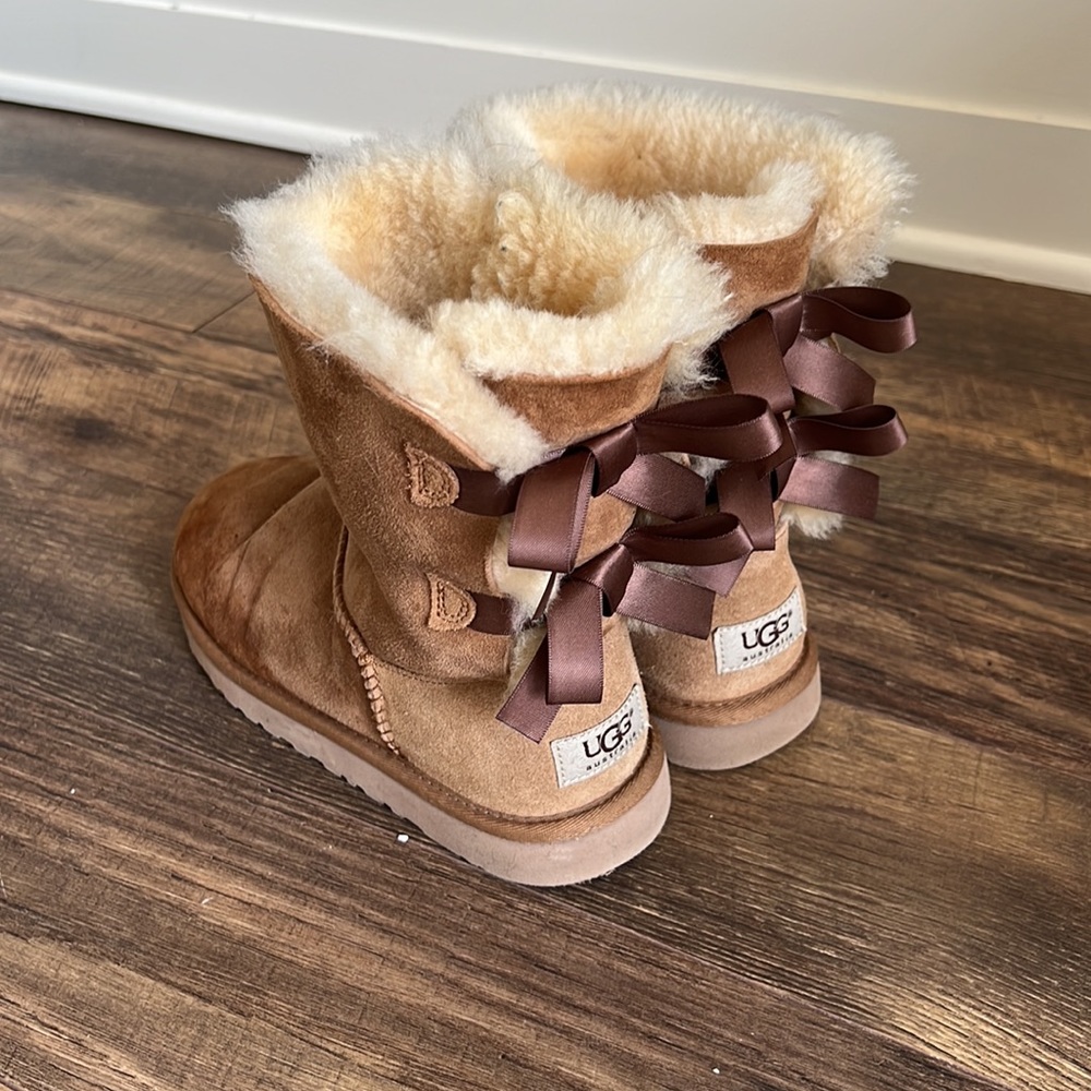Used Ugg Bailey Bow Boots